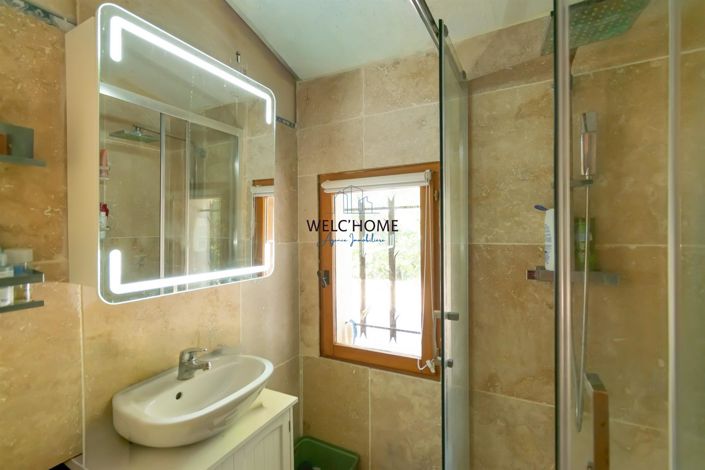 Image No.13-5 Bed House for sale