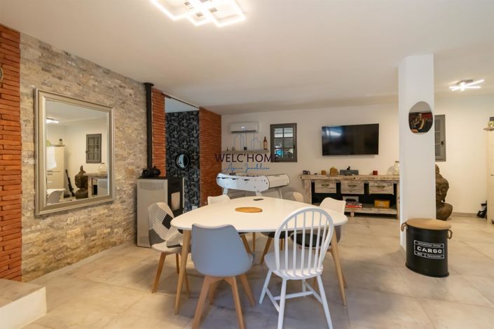 Image No.5-5 Bed House for sale