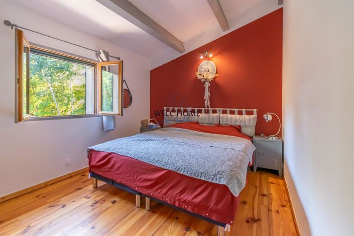 Image No.9-5 Bed House for sale