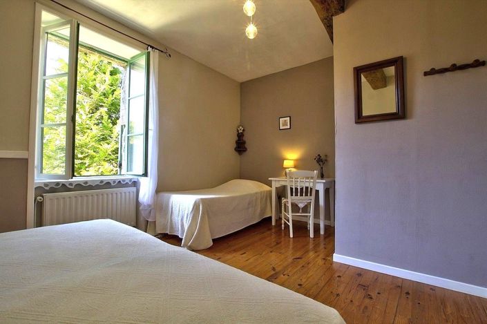 Image No.4-10 Bed Property for sale