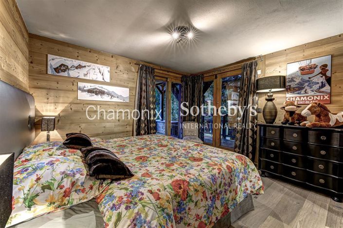 Image No.13-8 Bed Property for sale