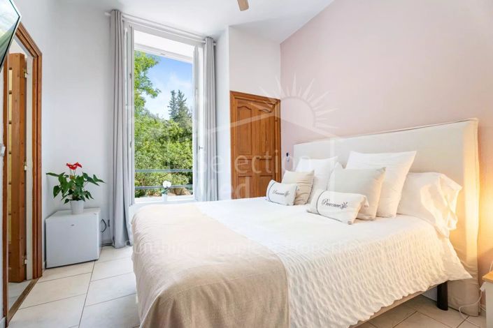 Image No.20-7 Bed House for sale