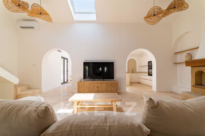 Image No.10-5 Bed House for sale