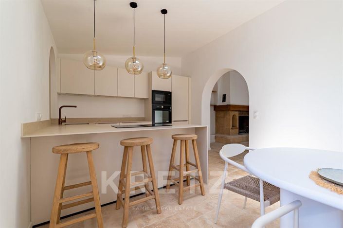 Image No.4-5 Bed House for sale