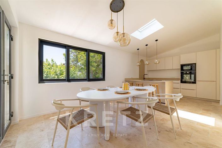 Image No.5-5 Bed House for sale