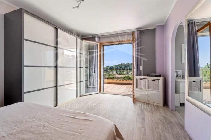 Image No.10-3 Bed House for sale