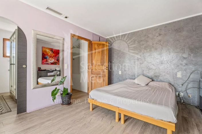 Image No.12-3 Bed House for sale