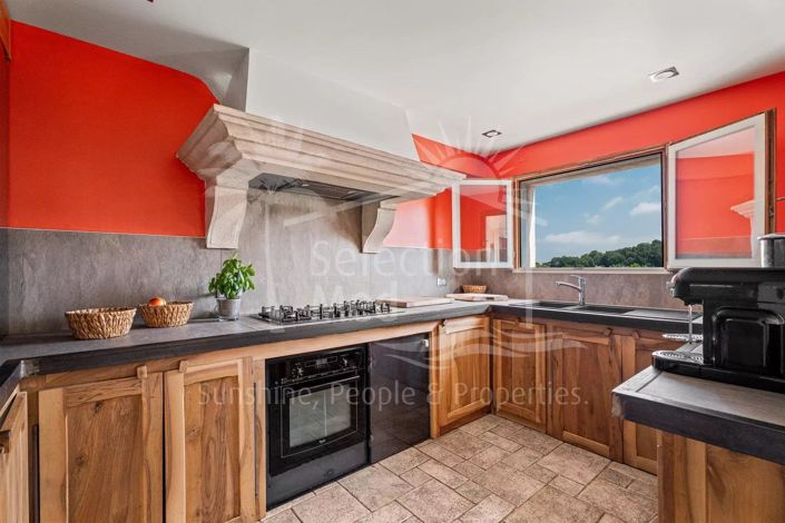 Image No.6-3 Bed House for sale