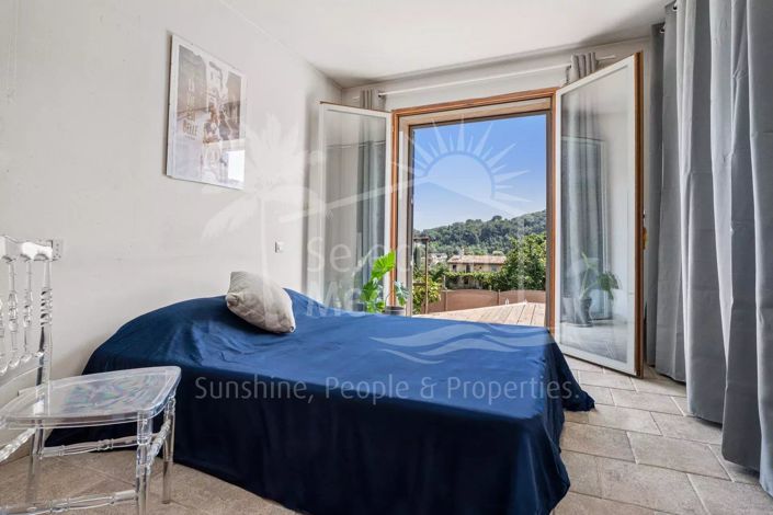 Image No.8-3 Bed House for sale