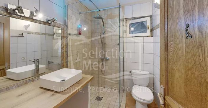 Image No.20-4 Bed House for sale