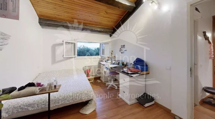 Image No.22-4 Bed House for sale