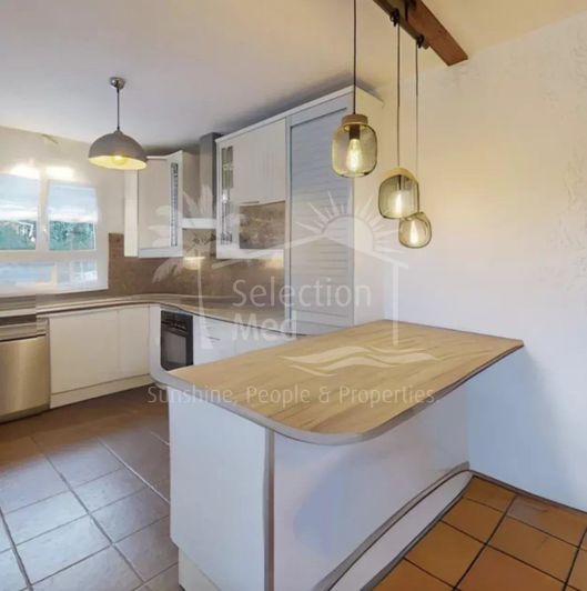 Image No.4-4 Bed House for sale