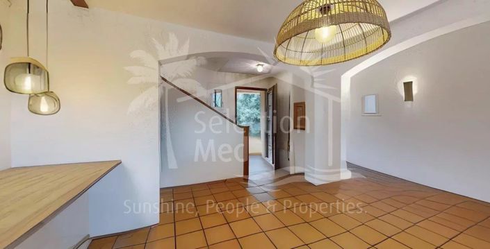 Image No.7-4 Bed House for sale