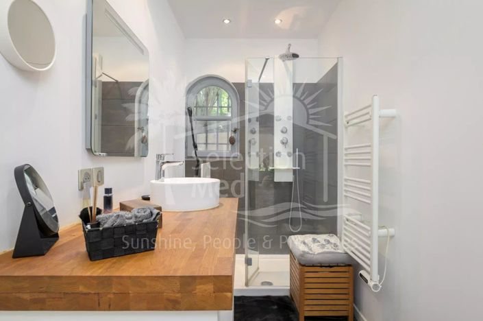 Image No.12-3 Bed House for sale