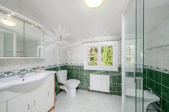 Image No.19-5 Bed House for sale