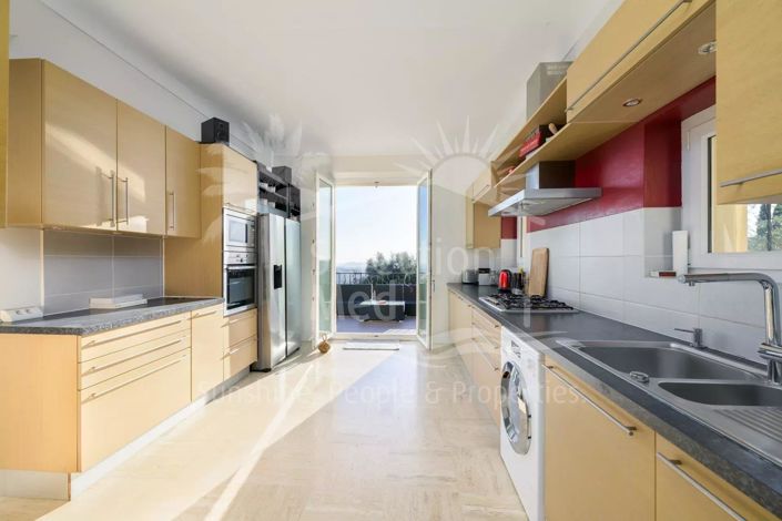 Image No.7-5 Bed House for sale