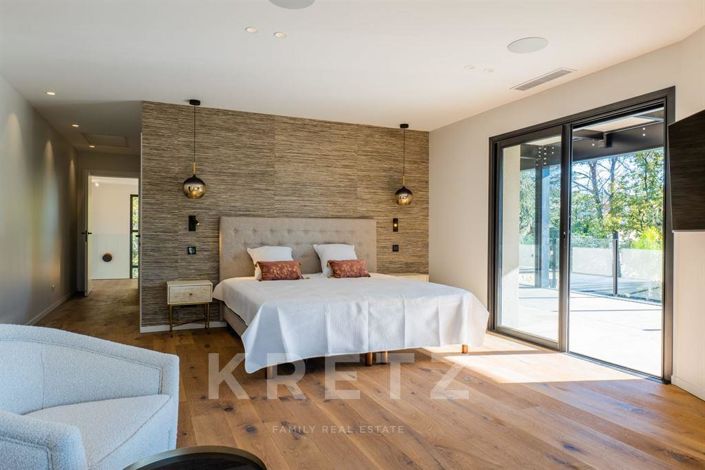 Image No.11-5 Bed House for sale