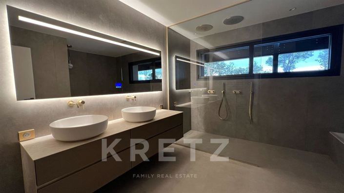 Image No.15-5 Bed House for sale