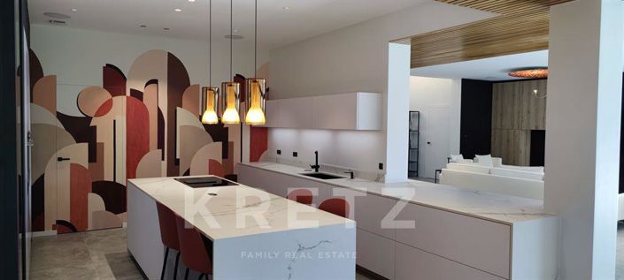 Image No.18-5 Bed House for sale