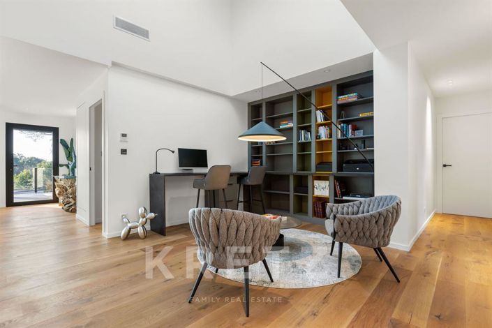 Image No.18-5 Bed House for sale