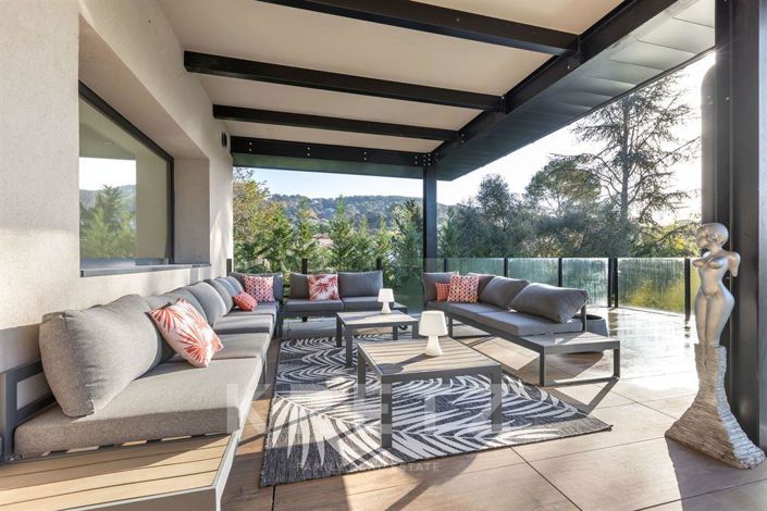 Image No.20-5 Bed House for sale