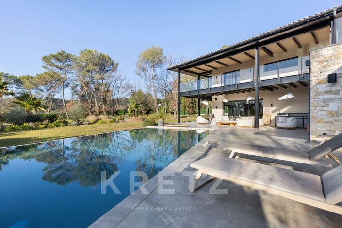 Image No.6-5 Bed House for sale