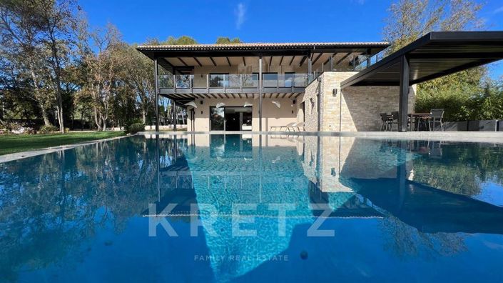 Image No.8-5 Bed House for sale