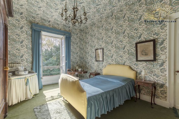 Image No.9-5 Bed House for sale