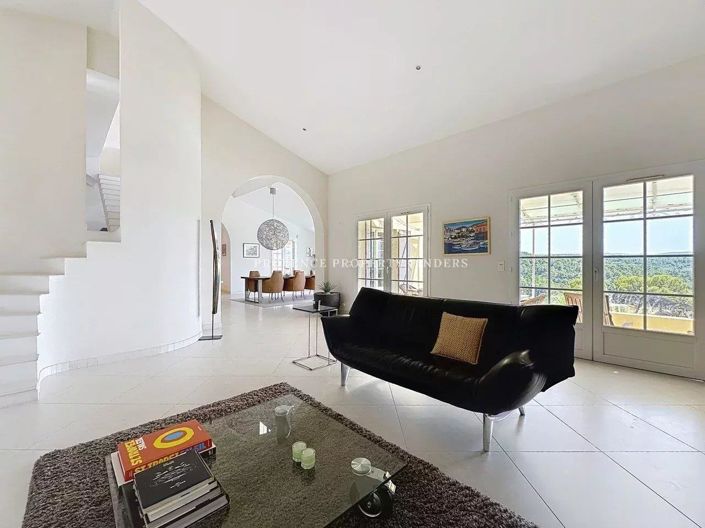 Image No.13-6 Bed House for sale