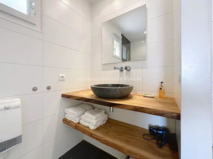 Image No.16-6 Bed House for sale