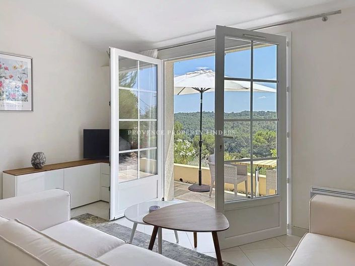 Image No.17-6 Bed House for sale