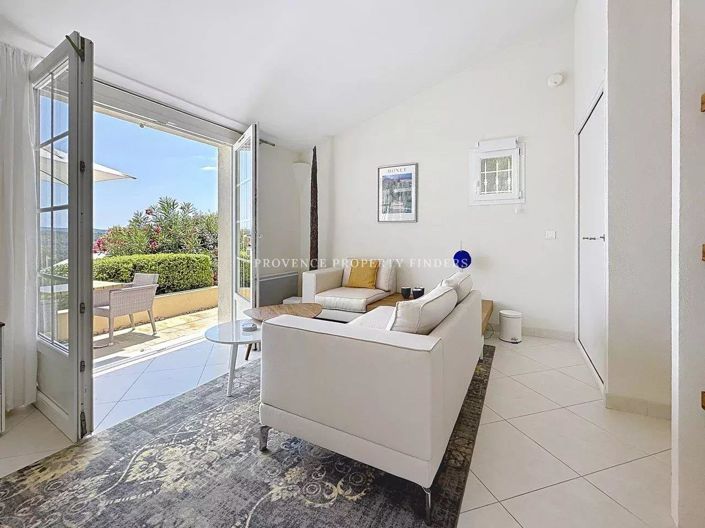 Image No.19-6 Bed House for sale