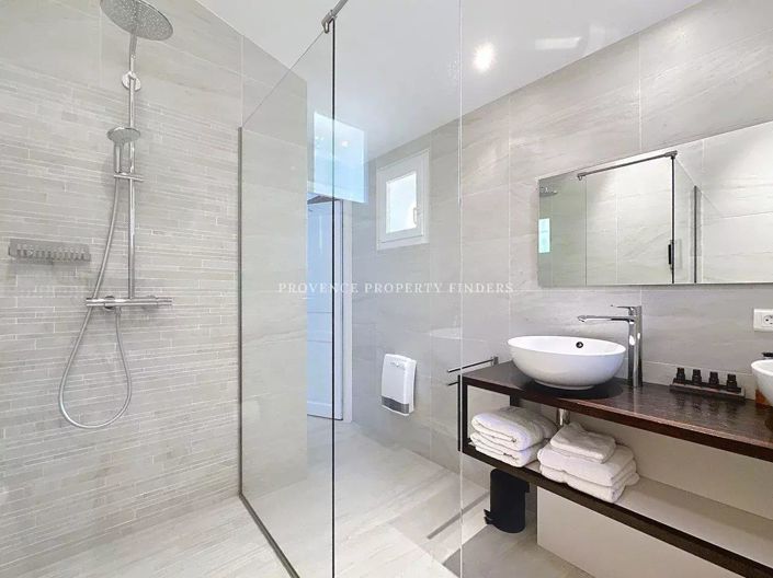 Image No.27-6 Bed House for sale