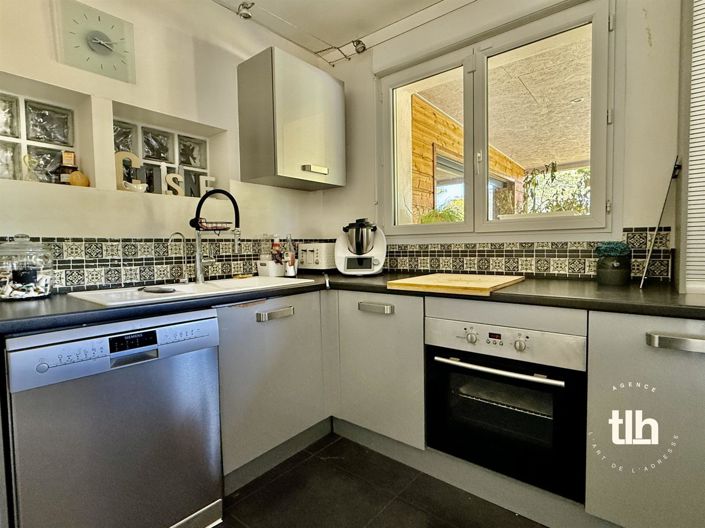 Image No.10-5 Bed House for sale