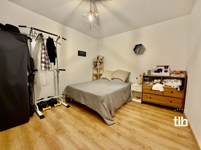 Image No.17-5 Bed House for sale