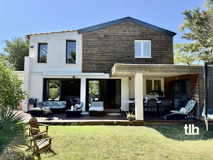 Image No.3-5 Bed House for sale