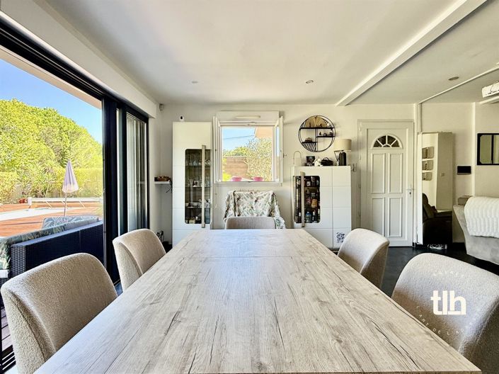 Image No.7-5 Bed House for sale