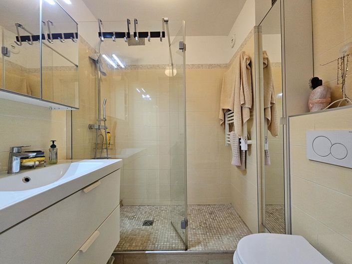 Image No.9-2 Bed Apartment for sale