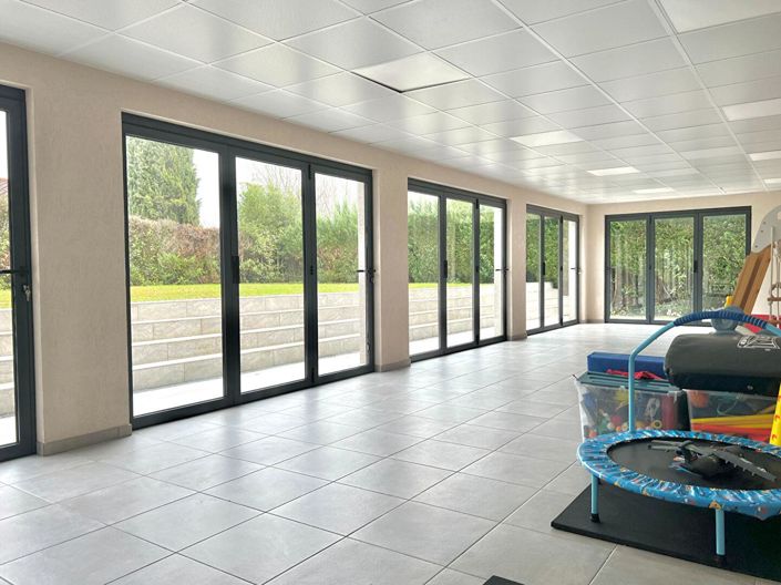 Image No.17-5 Bed House for sale