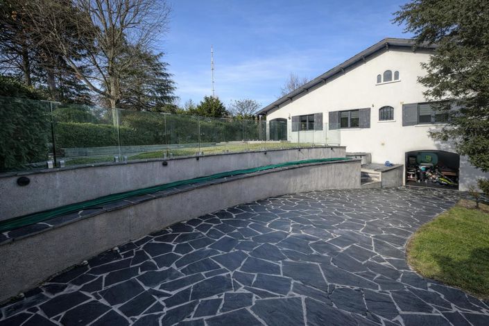 Image No.2-5 Bed House for sale