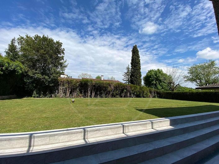 Image No.3-5 Bed House for sale