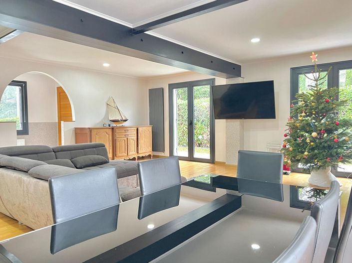 Image No.7-5 Bed House for sale