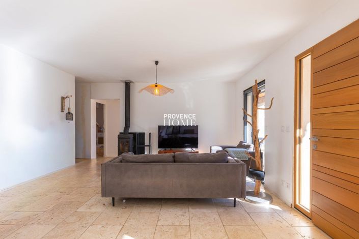 Image No.14-3 Bed House for sale