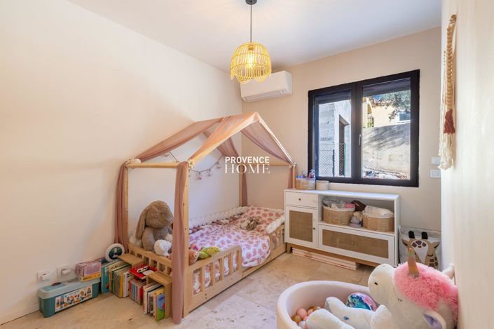 Image No.17-3 Bed House for sale