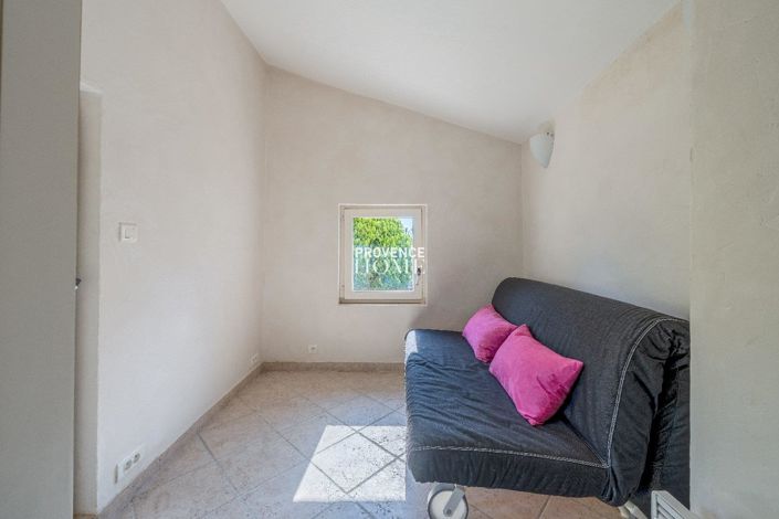 Image No.13-6 Bed House for sale