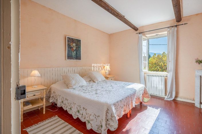 Image No.7-6 Bed House for sale