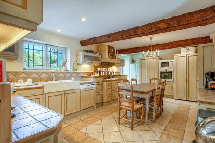 Image No.9-6 Bed House for sale