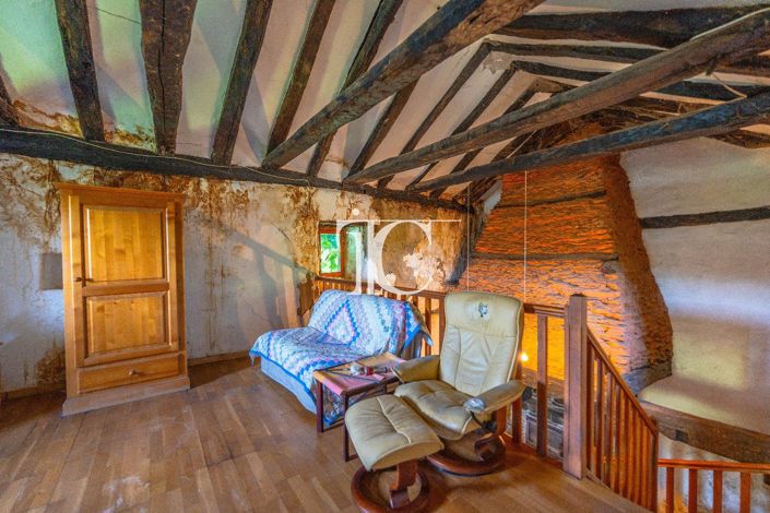 Image No.10-3 Bed House for sale