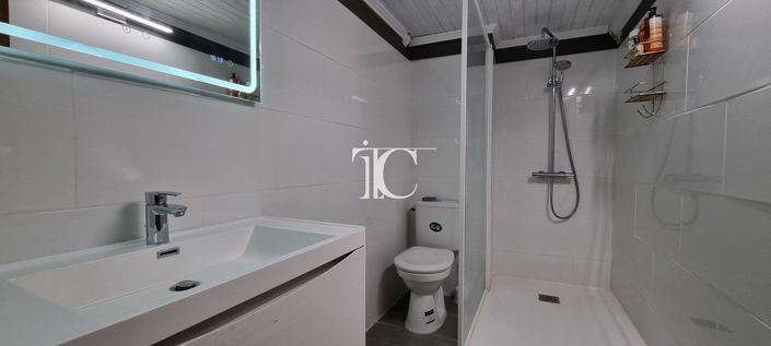 Image No.17-4 Bed House for sale