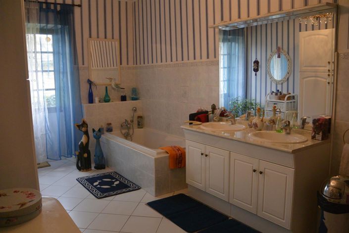 Image No.9-3 Bed House for sale